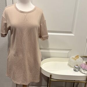 EUC Francesca's Collections Ribbed Tan Short Sleeve Minidress